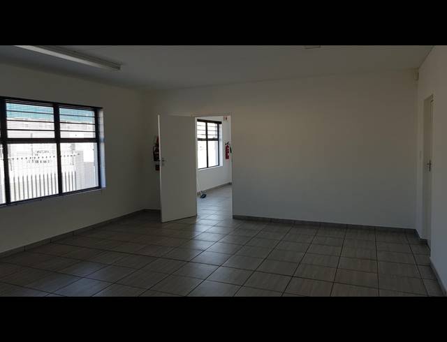 1,166M² FACTORY TO LET IN SAXENBURG PARK 2